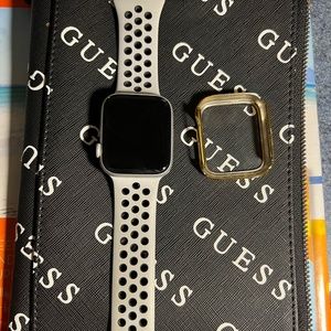 Nike Apple Watch Series 6 Silver 44mm with screen protector